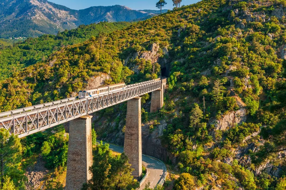 Train crossing Eiffel Viaduct in Vecchio Corsica - © Allard One/shutterstock Viaduct