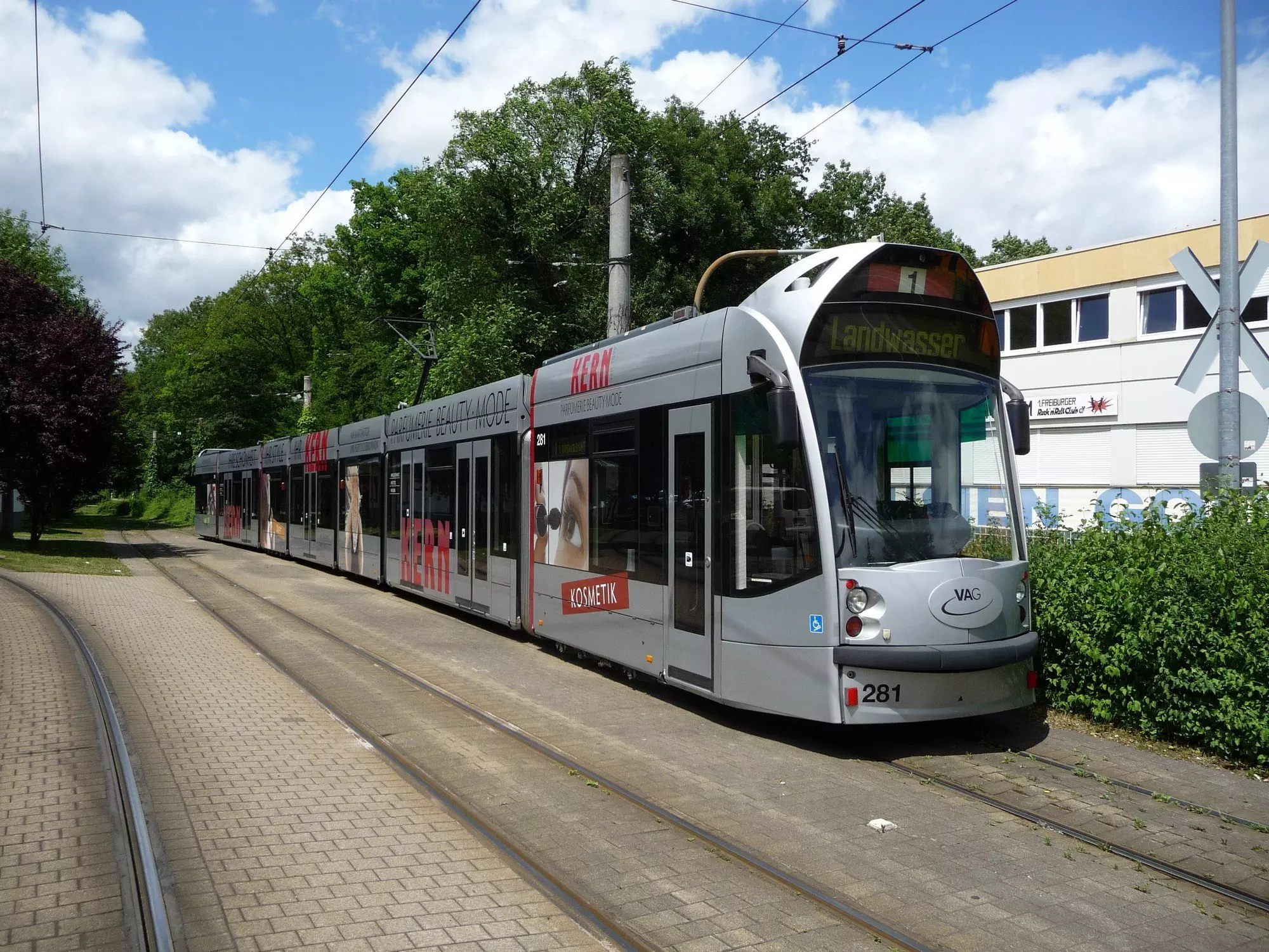 Frankfurt tram - © Ray Smith Tram