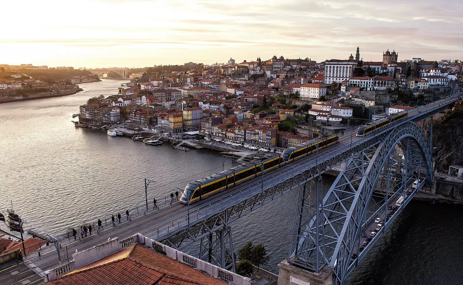 Metro Porto - © Dario Silva Bridge
