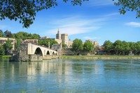Avignon's Pont d’Avignon on the Rhône - © shutterstock
