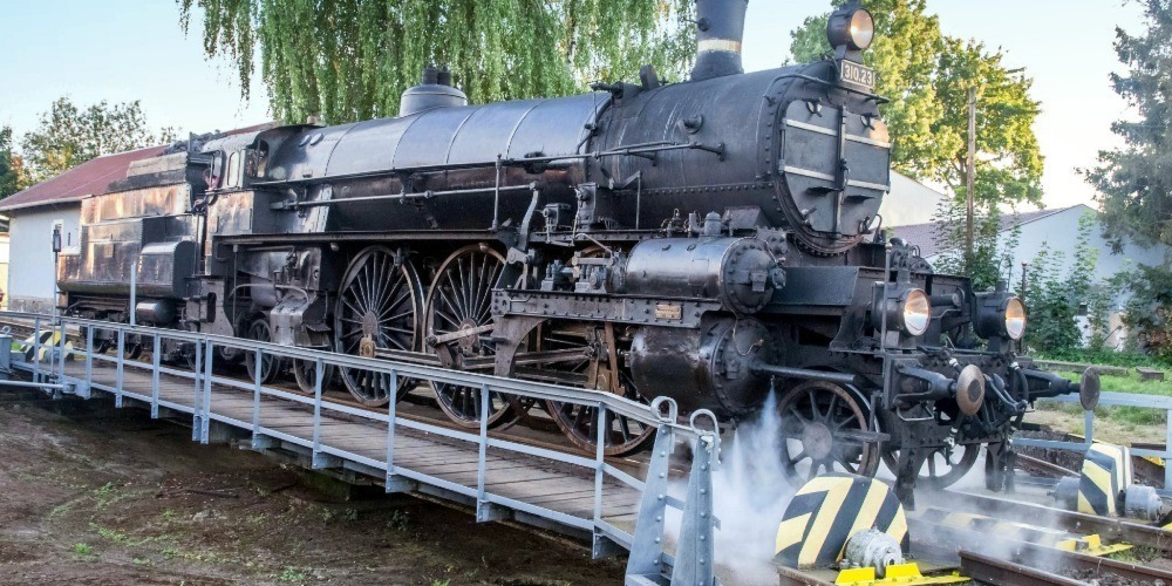 Steam locomotive