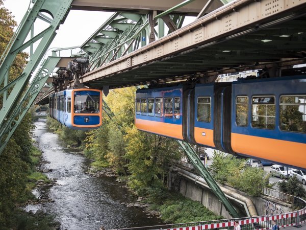 Schwebebahn