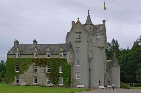 Ballindalloch Castle