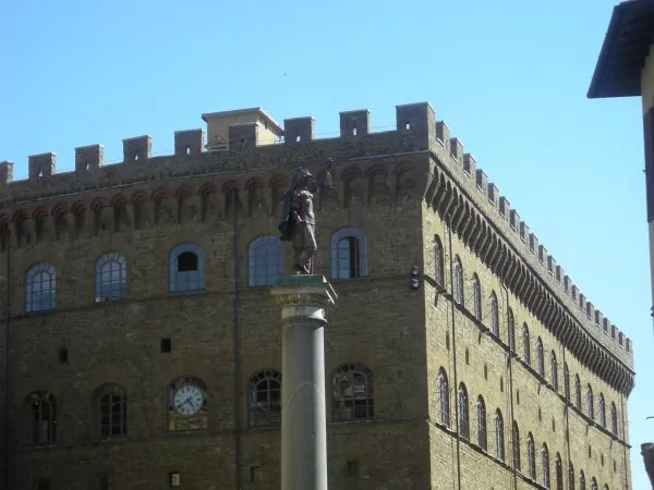 Piazza Santa Trinita
